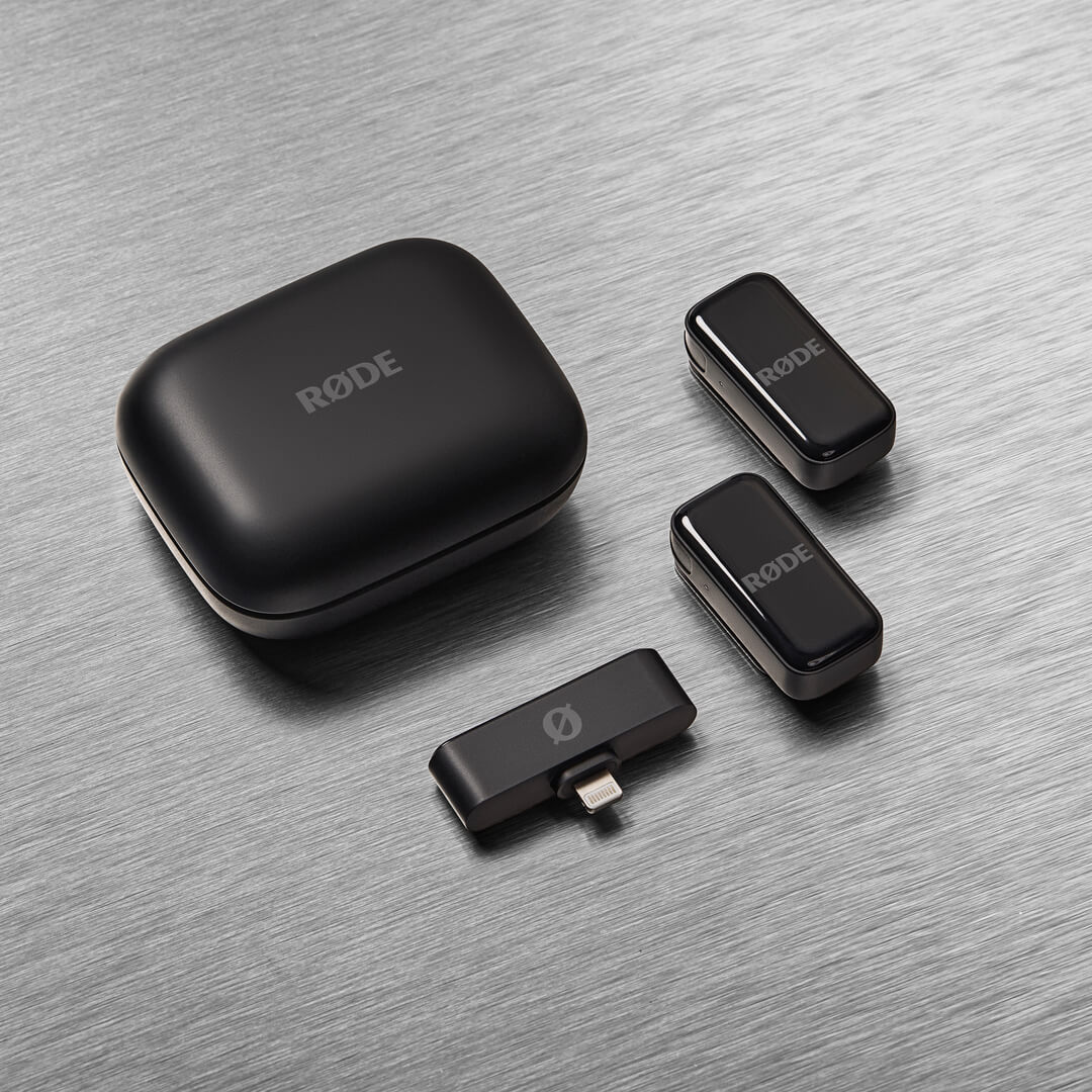 Top down of black Wireless 澳洲5幸运彩开奖结果 Micro case, RX and TXs